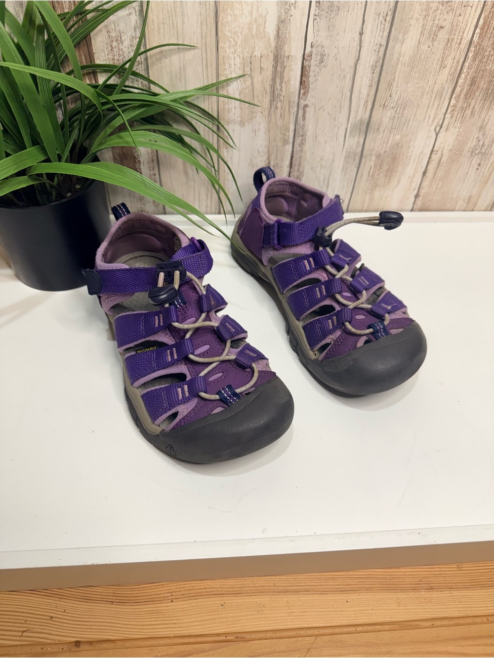 KEEN Newport Big Kids' Purple Closed-Toe Sandals